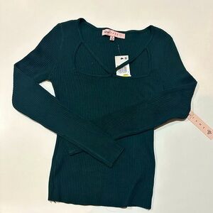 Women’s sweater